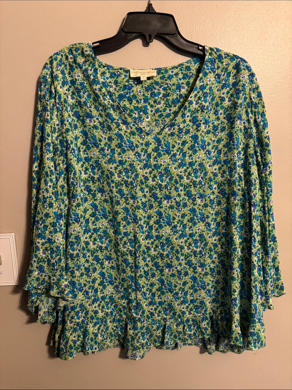 Cynthia Rowley Green & Blue Floral V-Neck Ruffle Hem Blouse
